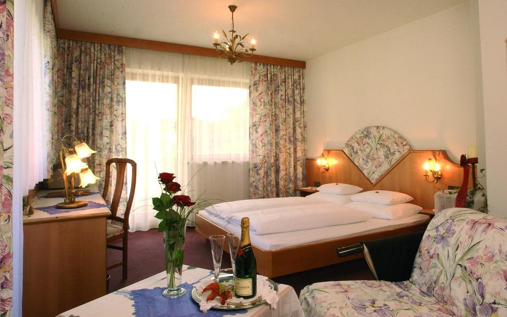 Hotel Alpina Nature-Wellness Веннс Экстерьер фото