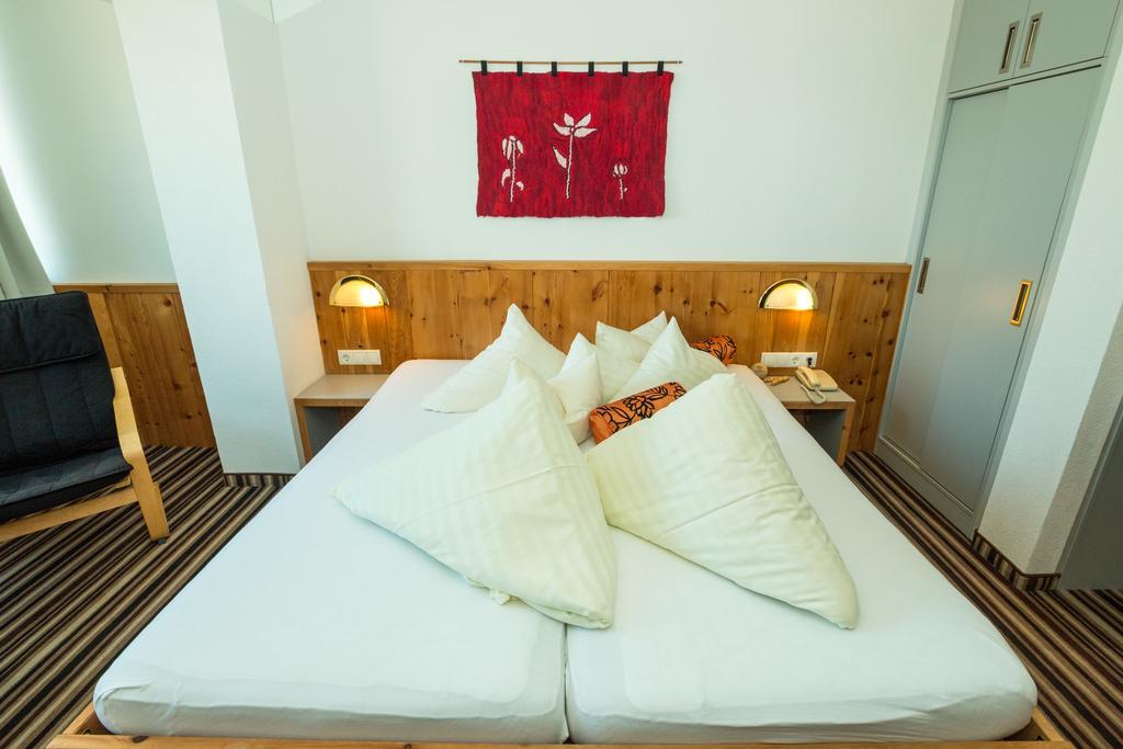 Hotel Alpina Nature-Wellness Веннс Экстерьер фото