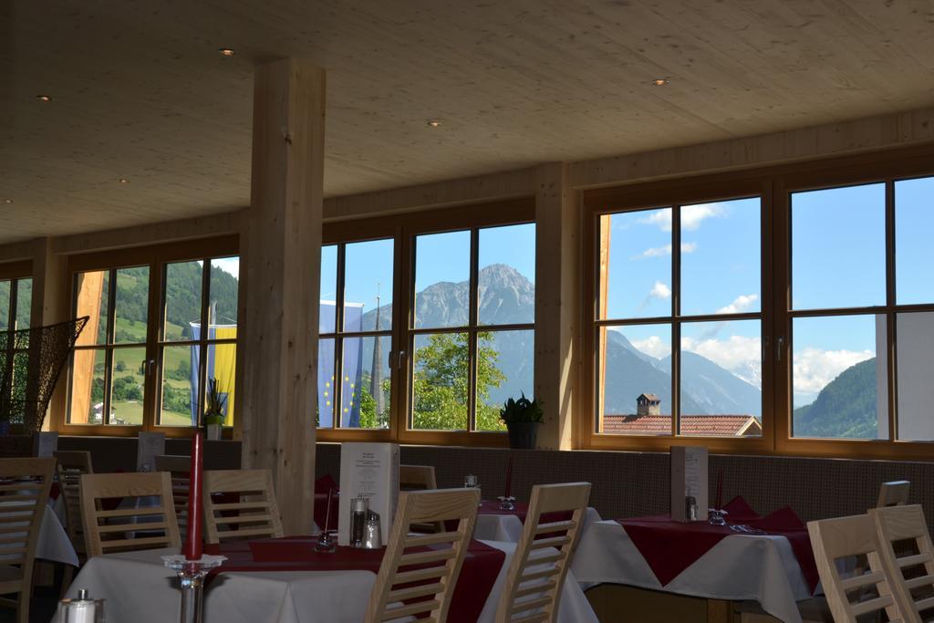 Hotel Alpina Nature-Wellness Веннс Экстерьер фото