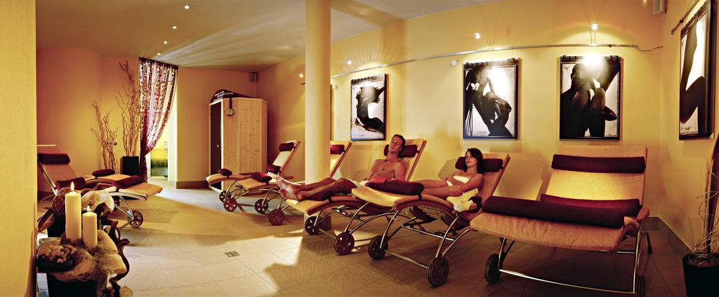 Hotel Alpina Nature-Wellness Веннс Экстерьер фото